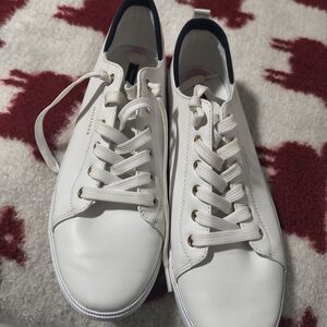Tommy Hilfiger White Sneakers with Navy Trim